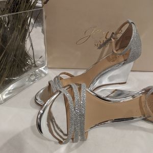 Badgley Mischka Jewel Wedge Sandal 8